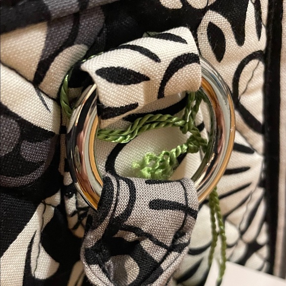 NWT Vera Bradley Black and Yellow Floral Women's Frame Bag - Picture 5 of 11